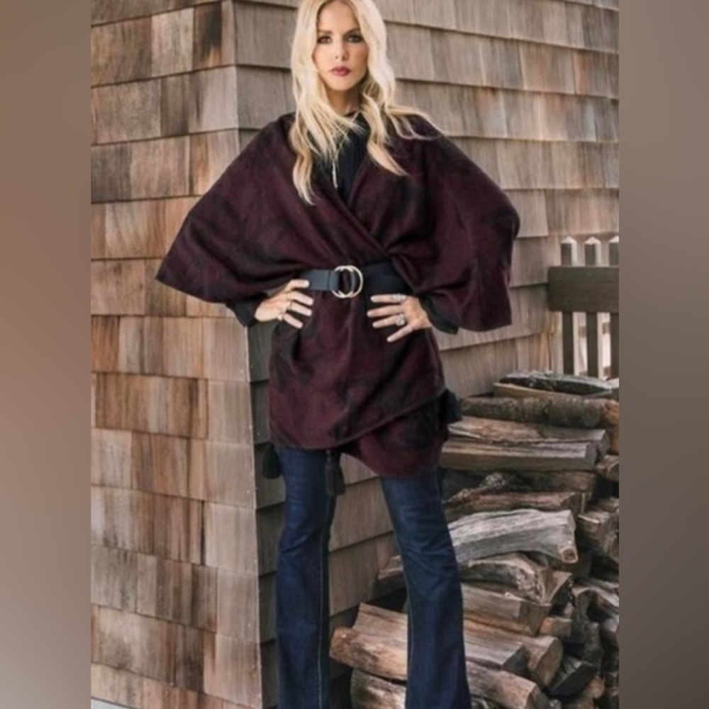 ✨Clearance✨ Cleobella X Rachel Zoe Sevigny Capelet